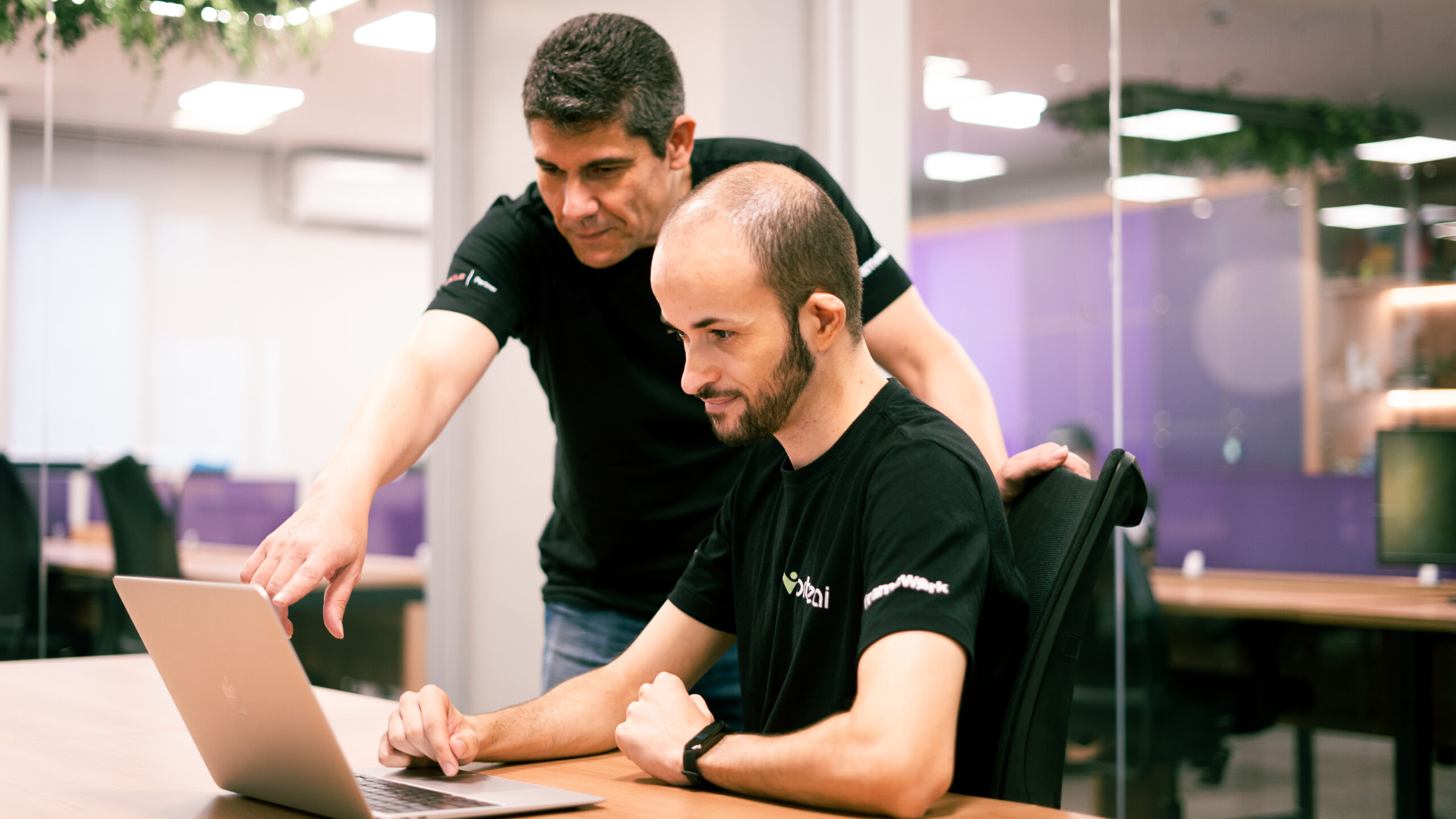 Deep Reflection – Um cluster de SLMs (Small Language Models)
