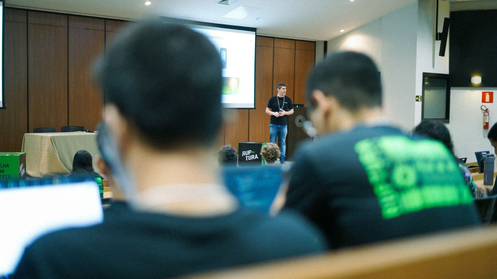 Ruptura 2024: Conectando Inovação e Conhecimento na Inteligência Artificial